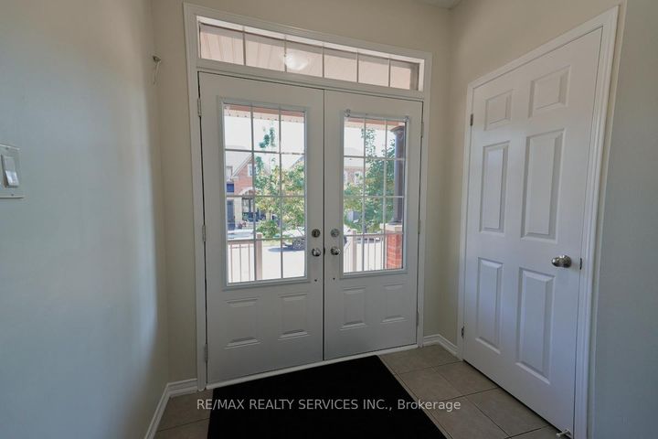 Photo 4 at 30 Loftsmoor Drive, Wellington, Brampton