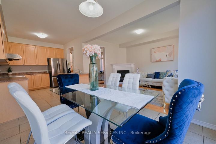 Photo 15 at 30 Loftsmoor Drive, Wellington, Brampton