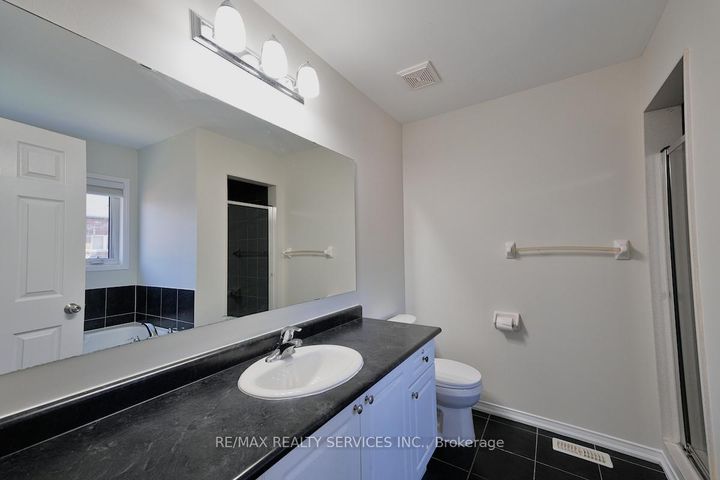 Photo 21 at 30 Loftsmoor Drive, Wellington, Brampton