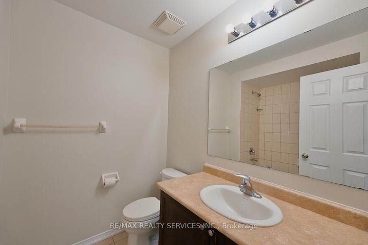 Photo 26 at 30 Loftsmoor Drive, Wellington, Brampton