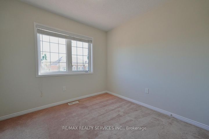Photo 29 at 30 Loftsmoor Drive, Wellington, Brampton
