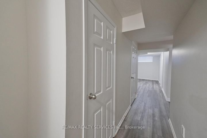 Photo 34 at 30 Loftsmoor Drive, Wellington, Brampton