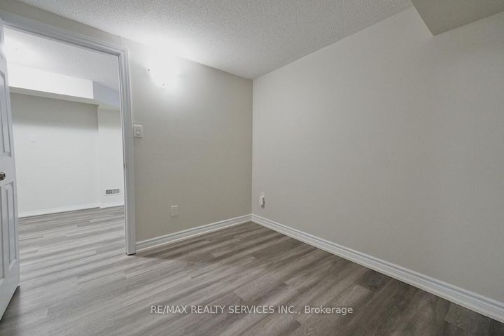 Photo 38 at 30 Loftsmoor Drive, Wellington, Brampton