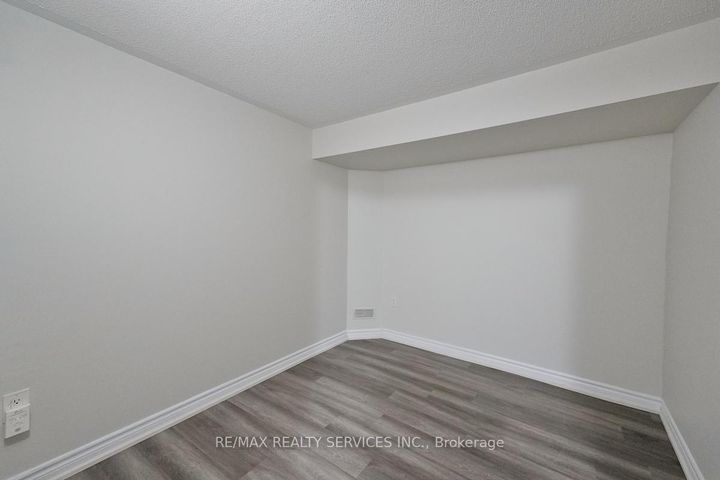 Photo 40 at 30 Loftsmoor Drive, Wellington, Brampton