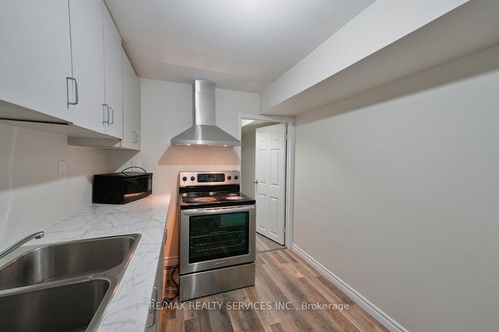 Photo 42 at 30 Loftsmoor Drive, Wellington, Brampton