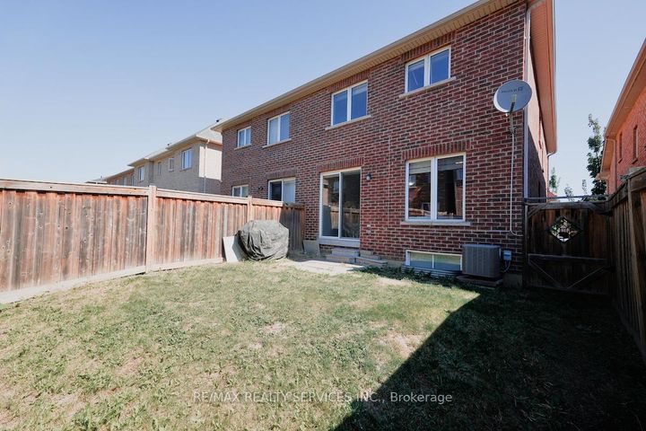 Photo 44 at 30 Loftsmoor Drive, Wellington, Brampton