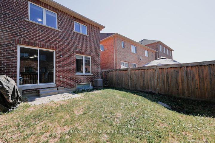 Photo 45 at 30 Loftsmoor Drive, Wellington, Brampton