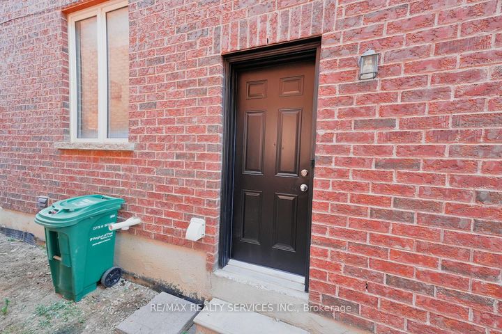 Photo 47 at 30 Loftsmoor Drive, Wellington, Brampton