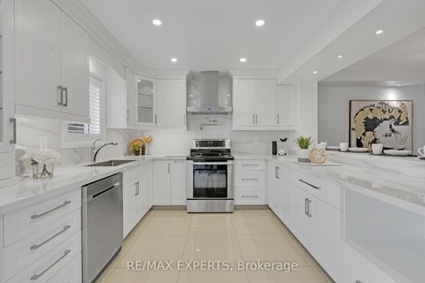 Photo 6 at 32 - 19 Foxchase Avenue, East Woodbridge, Vaughan