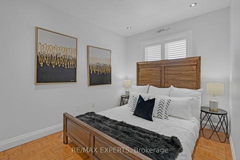 Photo 12 at 32 - 19 Foxchase Avenue, East Woodbridge, Vaughan