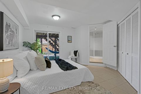 Photo 15 at 32 - 19 Foxchase Avenue, East Woodbridge, Vaughan