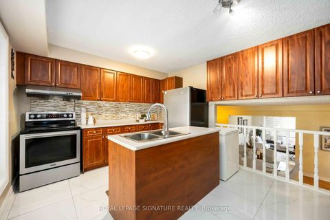Photo 2 at 104 Billington Crescent, Donalda, Toronto