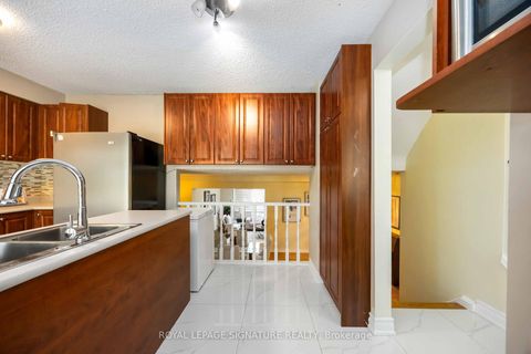 Photo 6 at 104 Billington Crescent, Donalda, Toronto