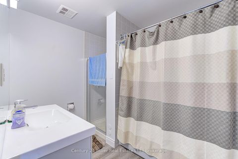 Photo 22 at 319 - 2511 Lakeshore Road W, BR Bronte, Oakville