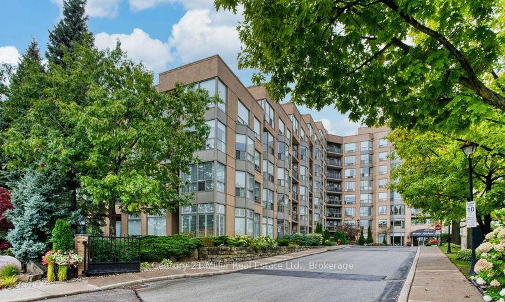 319 - 2511 Lakeshore Road W, BR Bronte, Oakville 