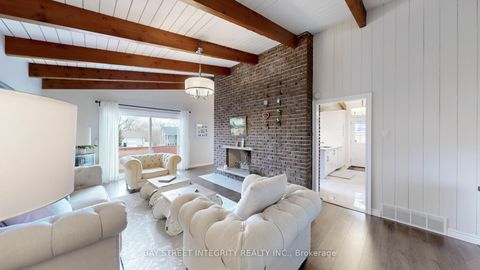Photo 4 at 29 Ruden Crescent, Donalda, Toronto