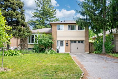 Photo 1 at 21 Nuffield Drive, Guildwood, Toronto