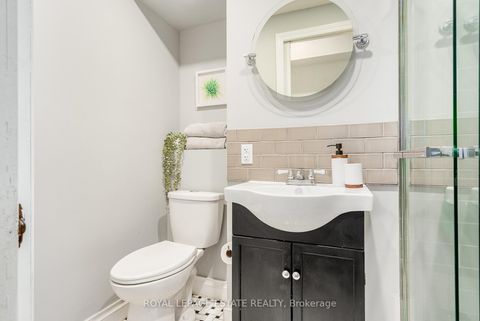 Photo 33 at 21 Nuffield Drive, Guildwood, Toronto