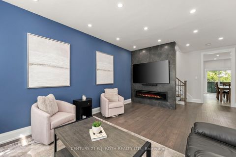 Photo 5 at 15 - 8032 KIPLING Avenue, West Woodbridge, Vaughan