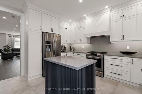 Photo 9 at 15 - 8032 KIPLING Avenue, West Woodbridge, Vaughan