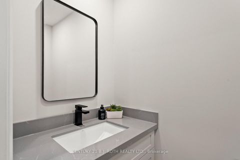 Photo 15 at 15 - 8032 KIPLING Avenue, West Woodbridge, Vaughan Photo 15 at 15 - 8032 KIPLING Avenue, West Woodbridge, Vaughan