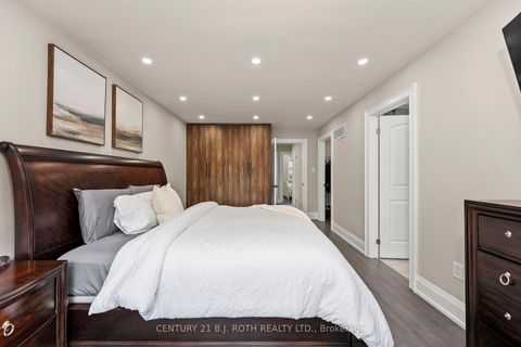 Photo 18 at 15 - 8032 KIPLING Avenue, West Woodbridge, Vaughan