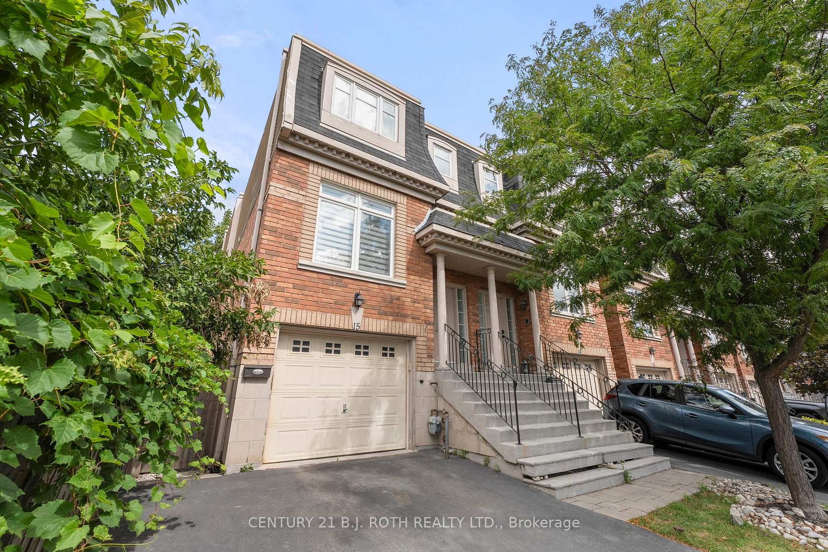 15 - 8032 KIPLING Avenue, West Woodbridge, Vaughan 