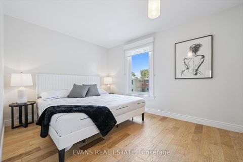 Photo 11 at 25 Uxbridge Avenue, Pellam Park, Toronto