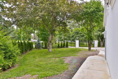 Photo 23 at 1003 Lakeshore Road W, SW Southwest, Oakville