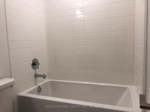 Photo 11 at 212W - 27 Bathurst Street, Waterfront Communities C1, Toronto