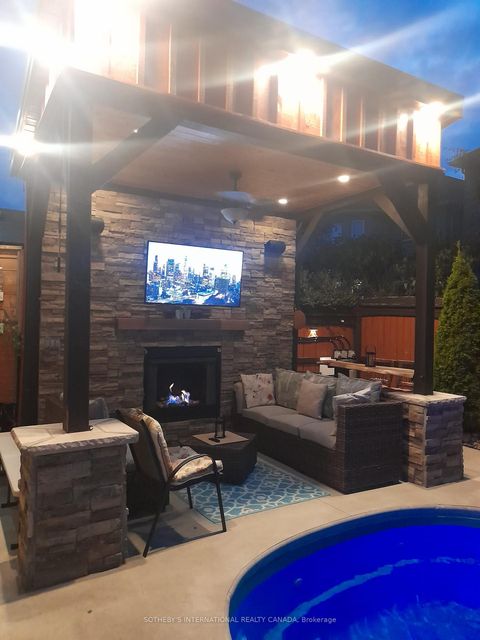 Photo 27 at 12 Parisian Crescent, Shore, Barrie