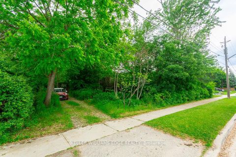 Photo 7 at 183 Old Upper Middle Road, CP College Park, Oakville