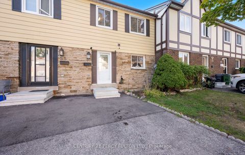 Photo 2 at 111 - 57 Golden Appleway, Donalda, Toronto