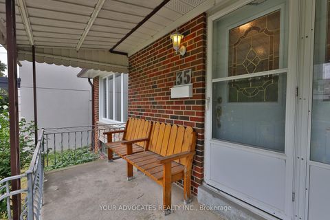 Photo 2 at 35 Beckett Avenue, Rustic, Toronto