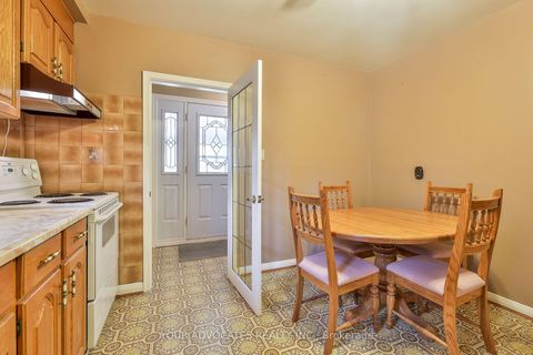 Photo 9 at 35 Beckett Avenue, Rustic, Toronto