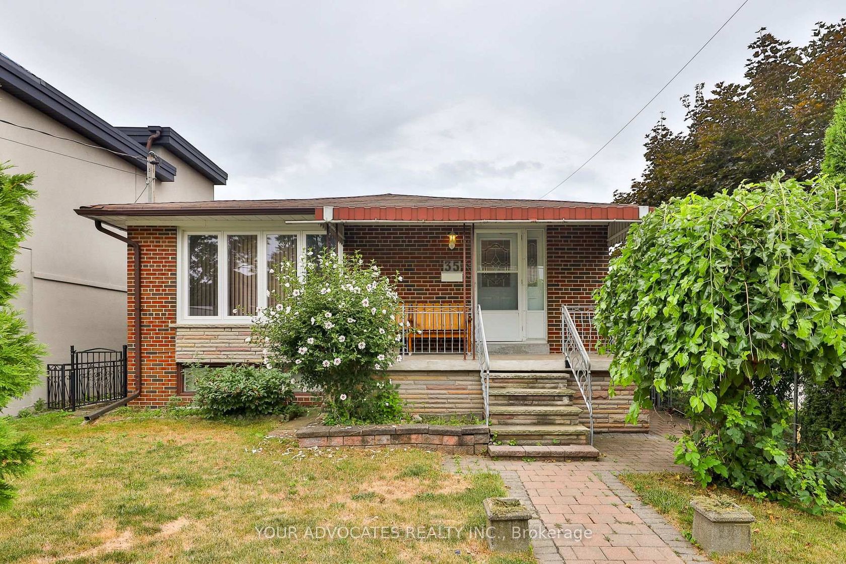35 Beckett Avenue, Rustic, Toronto 