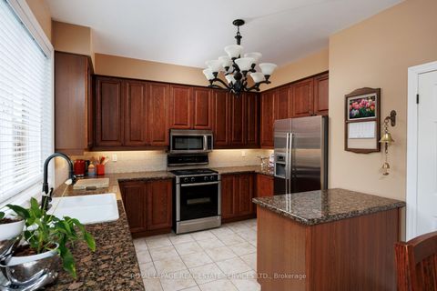 Photo 16 at 1392 Pinecliff Road, WT West Oak Trails, Oakville