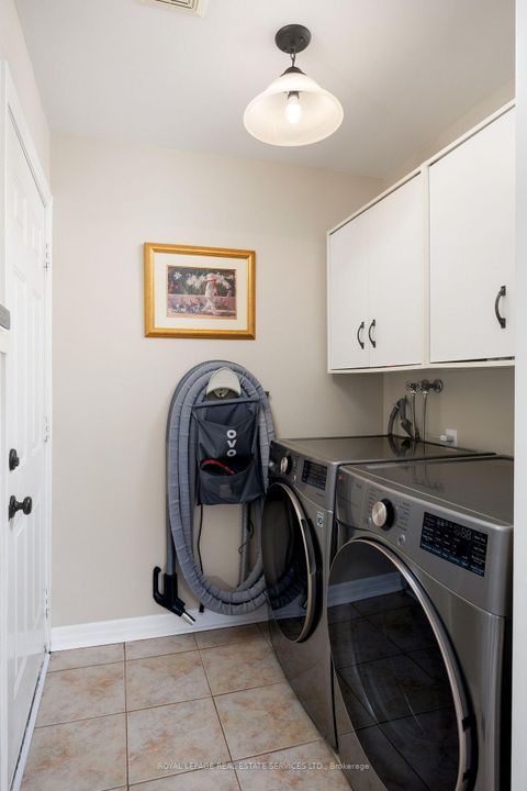Photo 17 at 1392 Pinecliff Road, WT West Oak Trails, Oakville