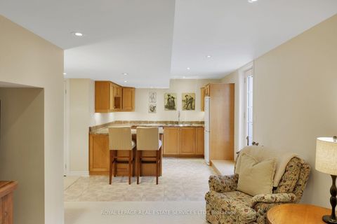 Photo 33 at 1392 Pinecliff Road, WT West Oak Trails, Oakville