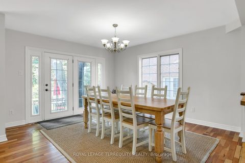 Photo 9 at 11 Urbandale Avenue, Newtonbrook East, Toronto
