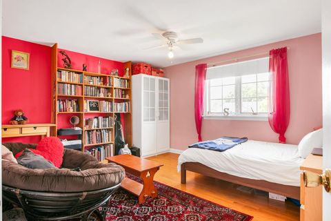Photo 22 at 11 Urbandale Avenue, Newtonbrook East, Toronto