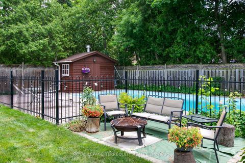 Photo 42 at 11 Urbandale Avenue, Newtonbrook East, Toronto