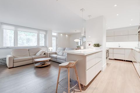 Photo 2 at 221 - 80 Coe Hill Drive, Swansea, Toronto