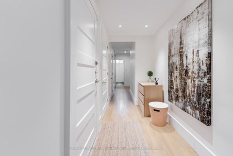 Photo 3 at 221 - 80 Coe Hill Drive, Swansea, Toronto