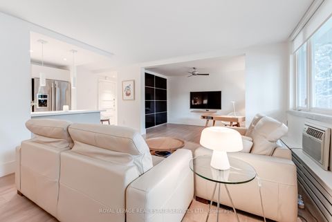 Photo 6 at 221 - 80 Coe Hill Drive, Swansea, Toronto
