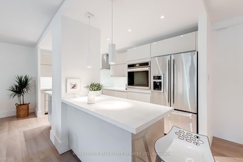 Photo 12 at 221 - 80 Coe Hill Drive, Swansea, Toronto