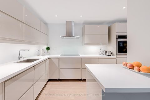 Photo 15 at 221 - 80 Coe Hill Drive, Swansea, Toronto