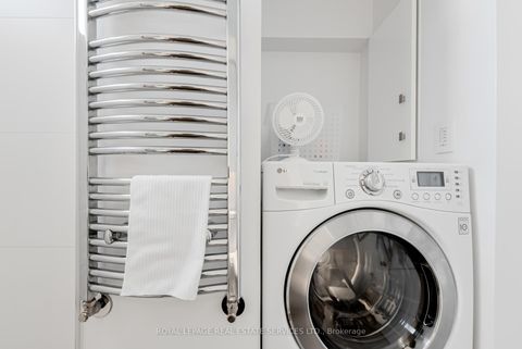 Photo 29 at 221 - 80 Coe Hill Drive, Swansea, Toronto