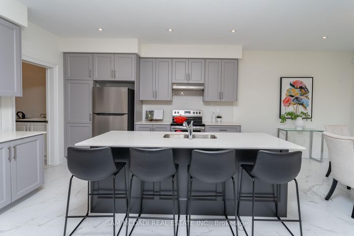 Photo 7 at 56 Workgreen Park Way, Bram West, Brampton