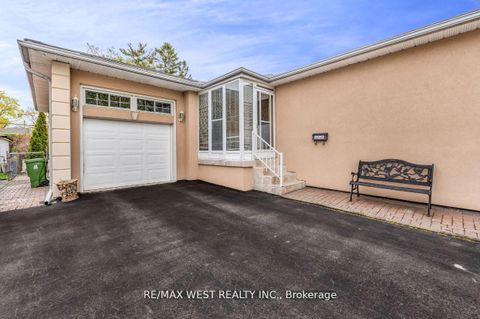 Photo 1 at 15 Breadner Drive, Richview, Toronto